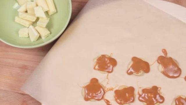 Карамельки с кешью и шоколадом