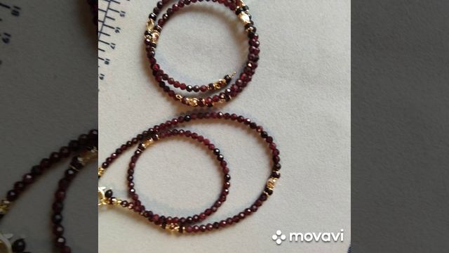 гранат в огранке.браслет на мемори проволоке.бусы 45 см