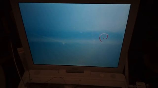 Самодельный ноутбук из iBook, Линукс