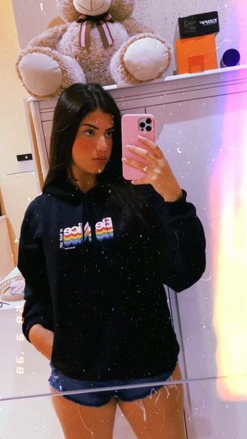 c3_XlVruqNk - Victoria Medeiros viral dance 🔥🔥🔥 #shorts#tiktok#tiktokgirl#tiktoktrend