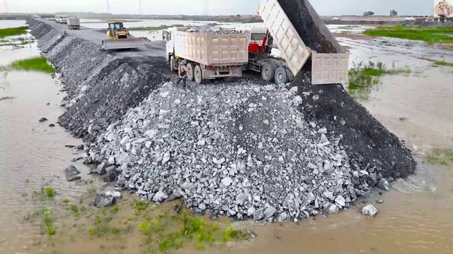 Строительство, дорога из щебёнки