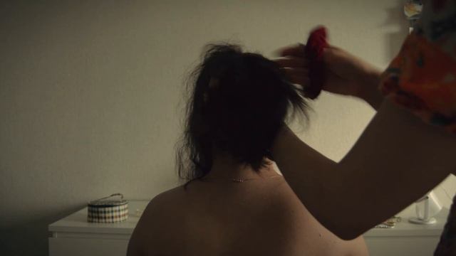 АСМР с подругой. Нежное расчесывание волос. Массаж. За?