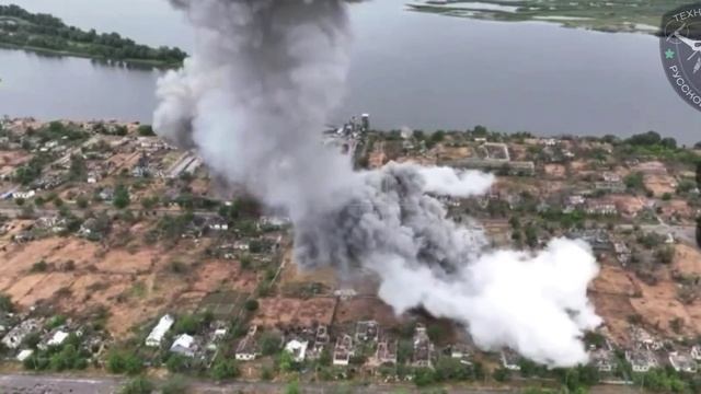 💥✈️Сокрушительная мощь авиации 
На Херсонском направлении наша разведка долго выслеживала…🔽🔽🔽