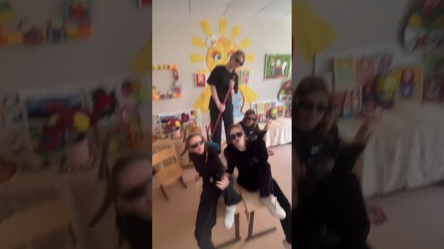 Люди в чёрном обшаровка
