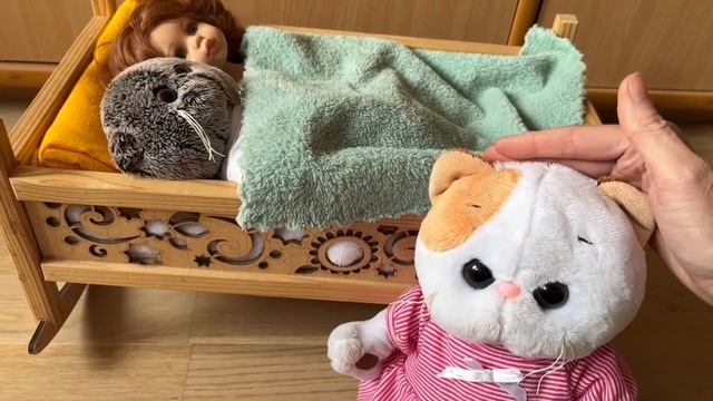 Басики и реборн Тася слушают сказку «Гвоздь из родног?