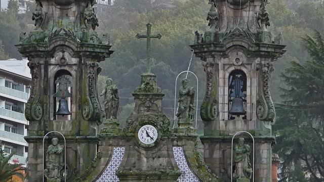 Гимарайнш — город в Португалии