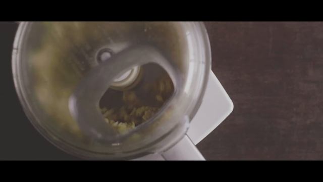[No music] How to make Hummus Sandwich