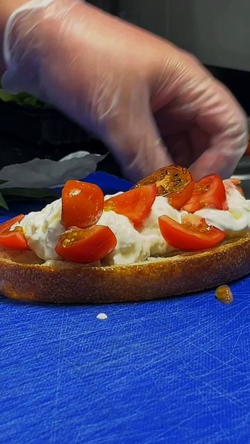 😋Брускетта со страчателлой😋