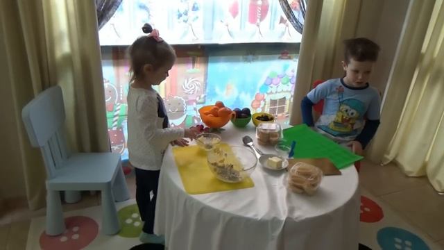 Мисс Кэйти и Мистер Макс (Miss Katy) Готовимся к праздничному ужину С наступающим Новым 2016 годом !