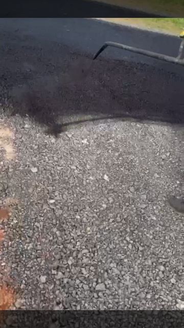 Автогудронатор на базе ГАЗ МосУдарник в работе годами. Видео от постоянного покупателя.