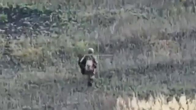 Боец ВС РФ увернулся от семи fpv дронов. Ещё 4 остались з?