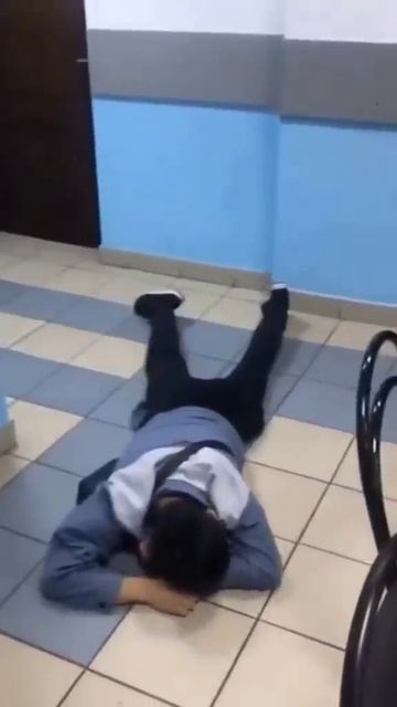 Теперь,наверное пойдет в диаспору и там ему побои снимут и премию дадут