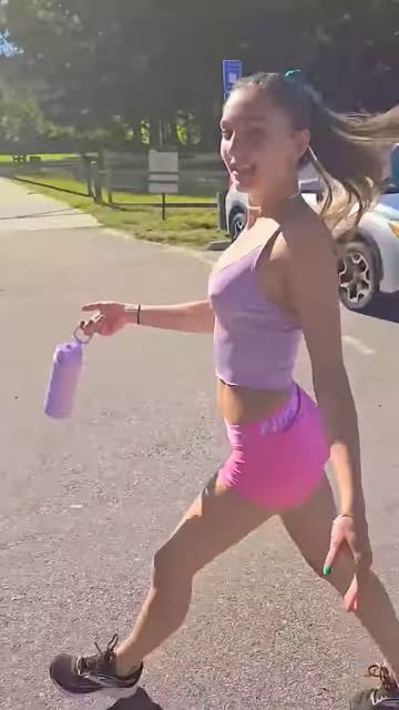 imCtR2_QPtU - beautiful day for skipping around