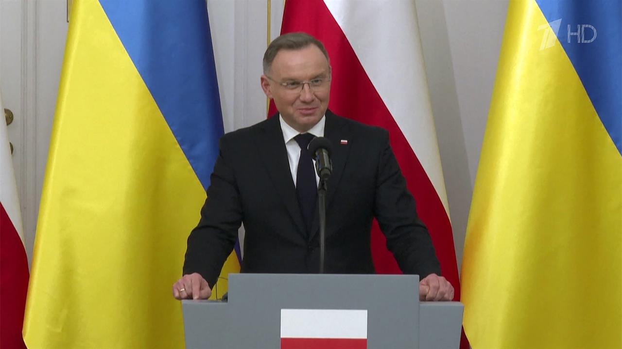 Президент Польши наградил главу военной разведки Украины золотым офицерским крестом