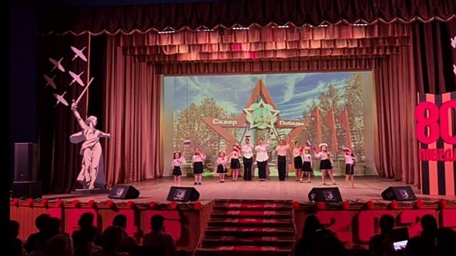 "Детки-конфетки" с песней "Спасибо деду за победу"
