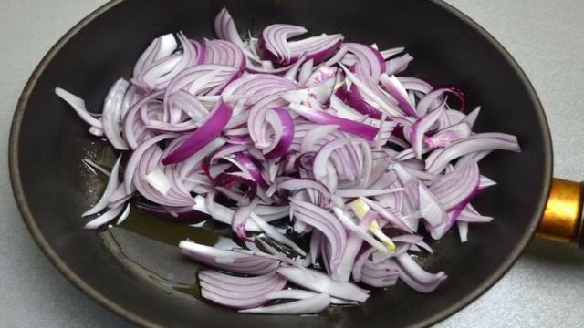 Карамелизированный лук для бургера
