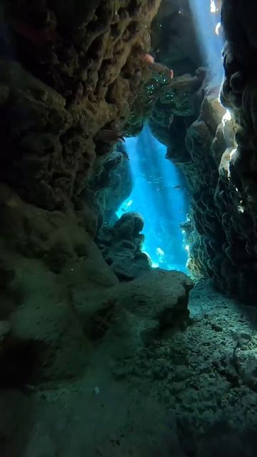 🌍 Подводная пещера Клаудиа, Египет