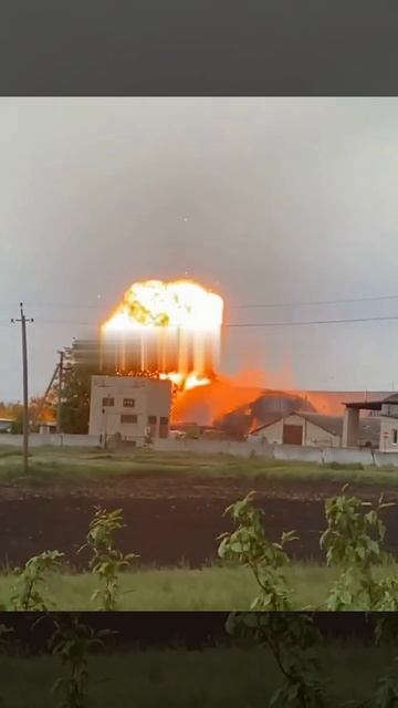 🔥 Красивое: Точный прилет "Герани" по объекту врага в Новофедоровке
