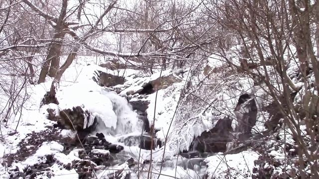 Просто зимний водопад. Белы шум