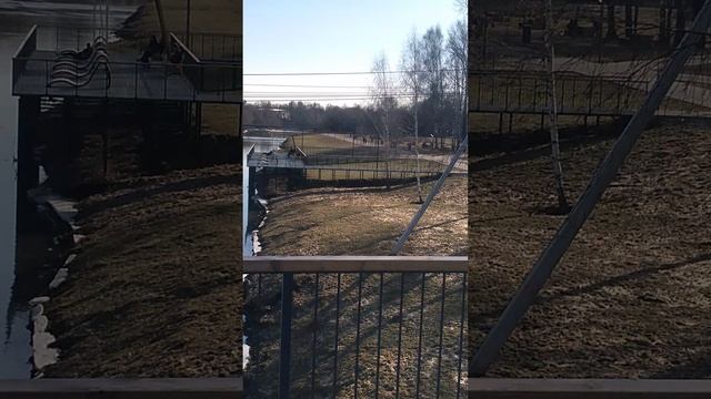 Поднялись на мост через реку Клязьма на новой набережной в Павловском Посаде