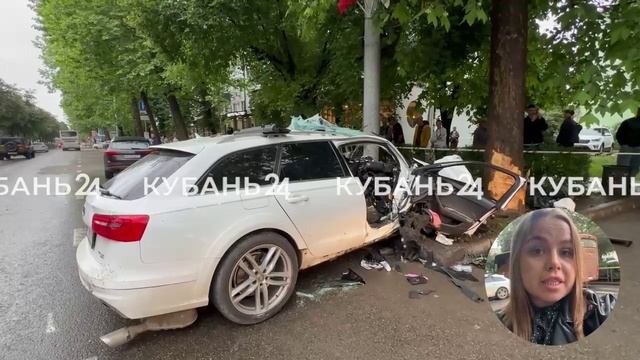 Машина влетела в столб и превратилась в груду металла около КубГУ в Краснодаре