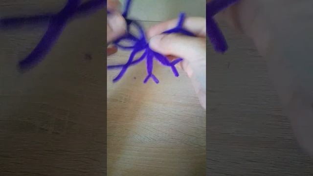 Снежинка из синельной проволоки.