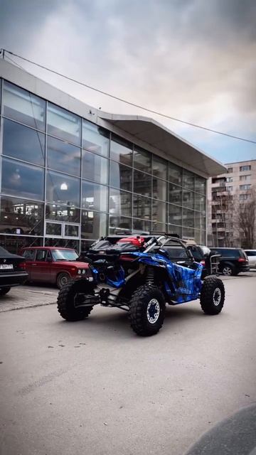 Maverick X3 в дизайне Thor — взрыв сочных красок и дерзких