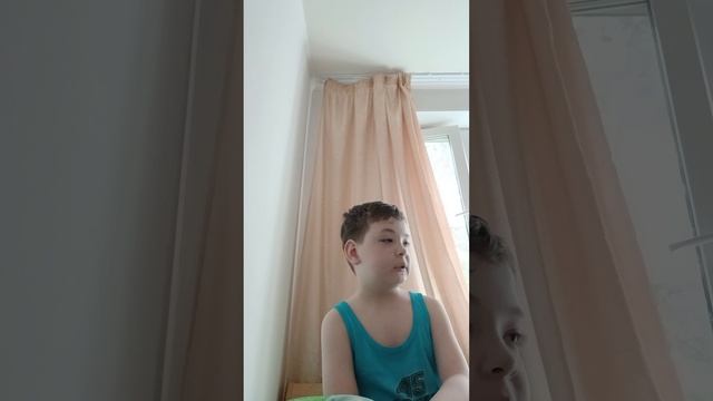НЕЛЬЗЯ СИДЕТЬ В ТЕЛЕФОНЕ ЭТО ОЧЕНЬ ПЛОХО И У ТЕБЯ НАЧИНАЕТСЯ КАНЕКТЕВИТ!