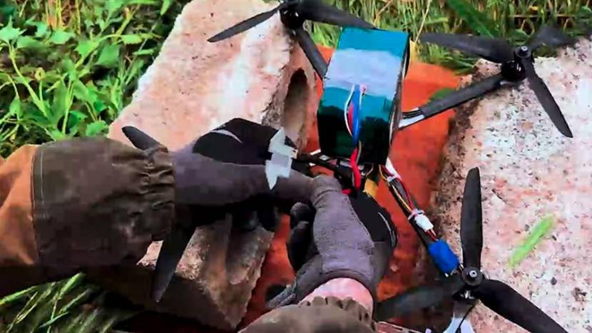 Расчет FPV-дронов уничтожил блиндаж с живой силой ВСУ в Запорожской области