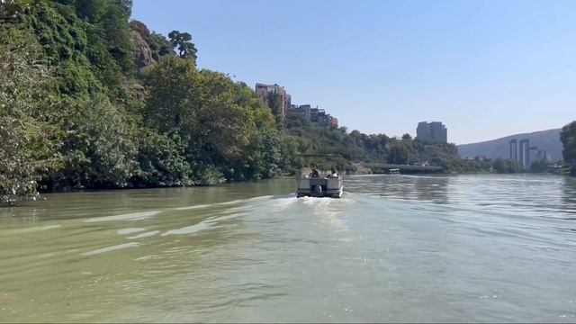 Тбилиси катание на катере #хочуврек #tbilisi #traveldestinations #п?