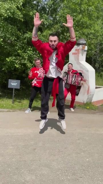 Яблочко / брейк - данс под гармонь