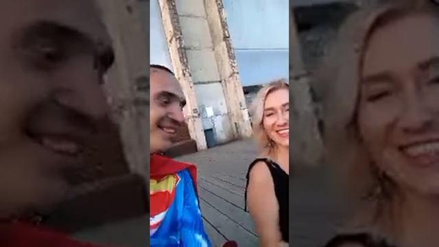 Тот самый Промоутер С тату на лбу ищу жену  в прямом эф?