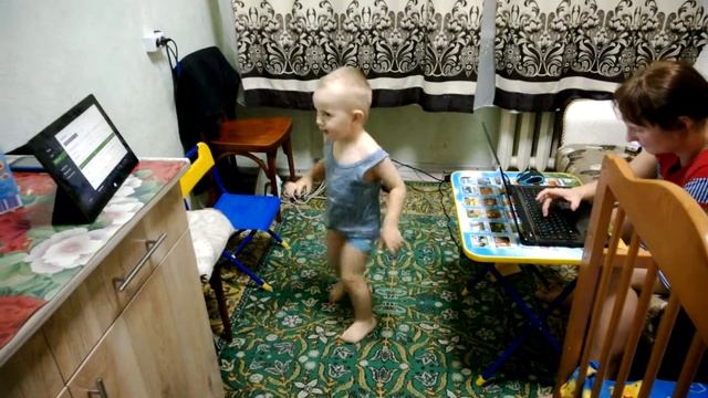 Ча-ча-ча,исполняет Максим,без пары...