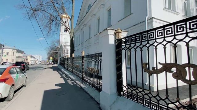 По улице Ильинской в Нижнем Новгороде