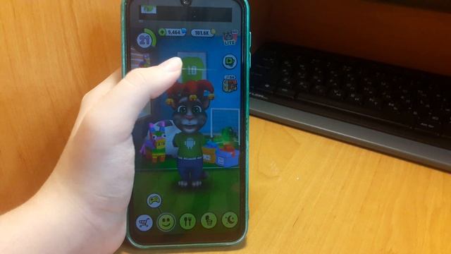 Играю в игру Мой Говорящий Том. Веселимся вместе с Гов?