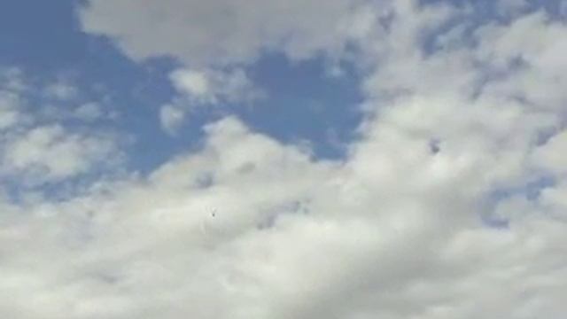 Полет до первой поломки Летающее  крыло RC.MOV