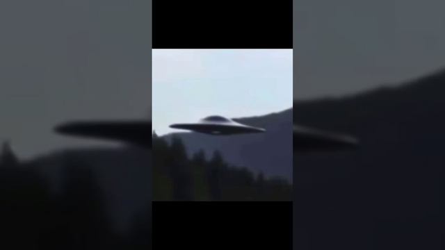 Одно из  качественных  видео, на котором запечатлен, вероятно, инопланетный летающий корабль.
