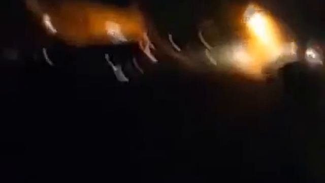 Два самолета столкнулись и загорелись на взлетной пол