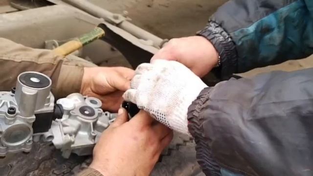 нет работы!попал в рабство! крутим гайки!