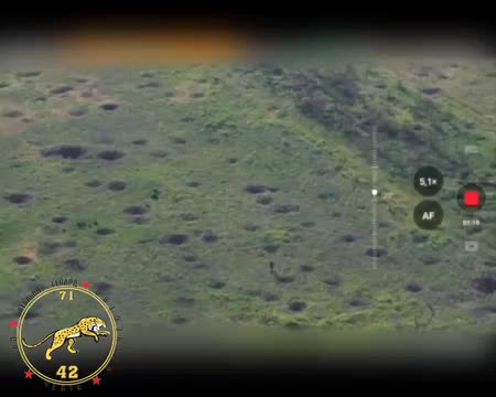 Наш храбрый воин с позывным «Крюгер» подвергся атаке FPV-дронов со стороны ВСУ. Успешно ее отрази...