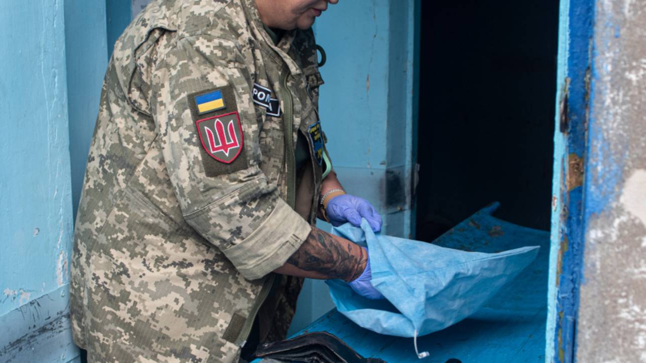 Окружили машину и прокололи шины: в Каменце-Подольском произошел конфликт прохожих и ТЦК