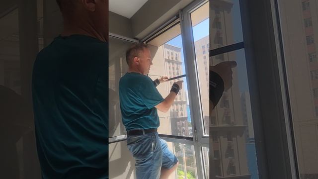 Москитные сетки на алюминиевые окна с универсальным пружинным крепежом