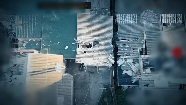 Спрятаться не вышло.По горячим следам настигли пикап врага.Чуть по ковыряли крышу и уничтожили машин
