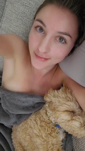 mbgLxzRPk5A - what do you think she's dreaming about？