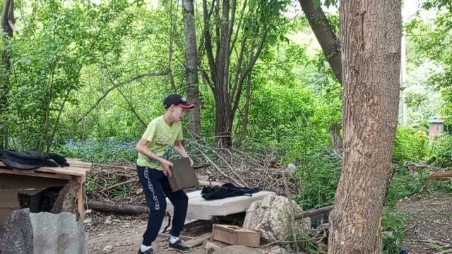 бабоч с ящиком железным