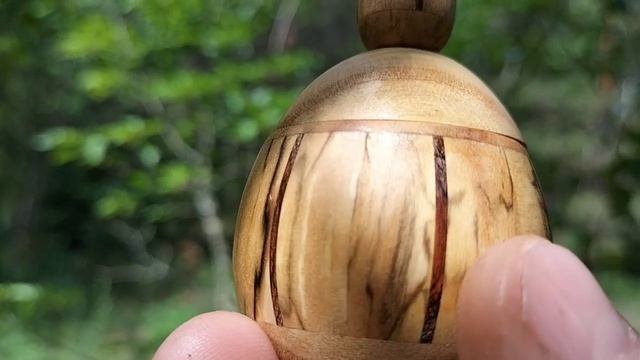 Шкатулка в весеннем лесу с березкой и цветами