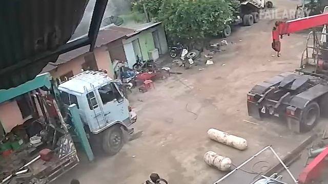 Idiots Across the Globe! Funniest Fails on Earth
