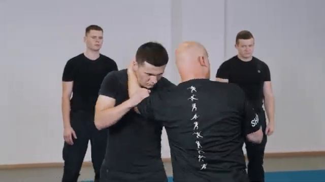 💢Шан ги .удары локтями на опережение