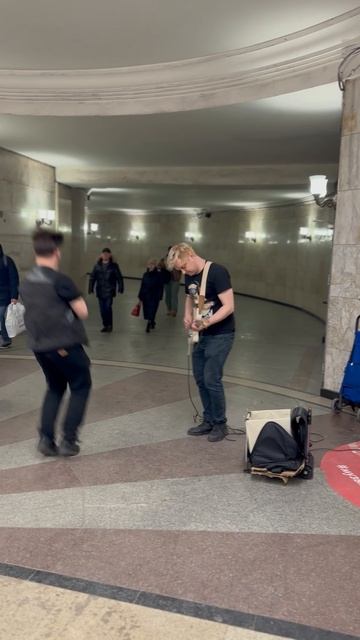 Музыка в метро