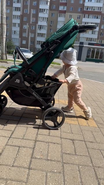 Эвакуация коляски #дети  #рекомендации  #ребенок  #блогер  #продвижение  #kids  #baby  #детиприколы